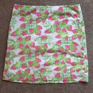 Lily Pulitzer strawberry skirt, size 4